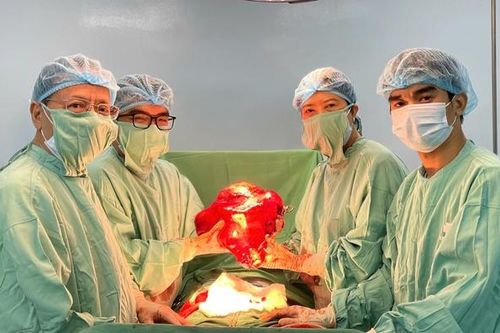 Phụ nữ mắc u xơ tử cung: Đừng chịu đựng khi có dấu hiệu này