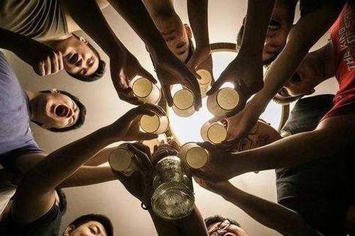 4 kiểu người luôn háo hức họp lớp và 3 kiểu người 'mất hút' dù được mời liên tục