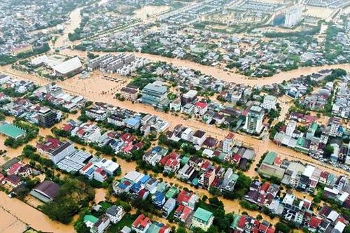 48 giờ vật lộn trong trận lũ đặc biệt lớn ở Huế