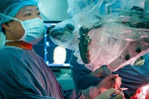 Người phụ nữ 'lấy lại được ánh sáng' sau phẫu thuật loại bỏ u tuyến yên tái phát