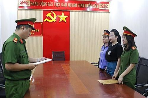 Bác sĩ rởm chữa bệnh… trả góp