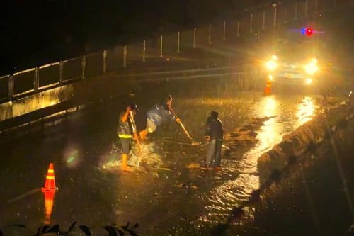 Tạm đóng cao tốc Vĩnh Hảo- Phan Thiết do mưa ngập và sạt lở