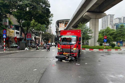 Tìm nhân chứng vụ tai nạn giao thông tại ngã tư Hoàng Cầu - Đặng Tiến Đông