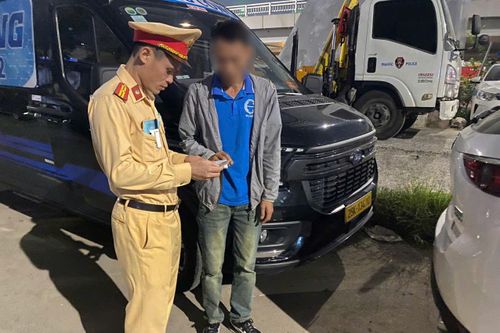 Lái xe Limousine từ Quảng Ninh về Hà Nội dương tính với ma túy