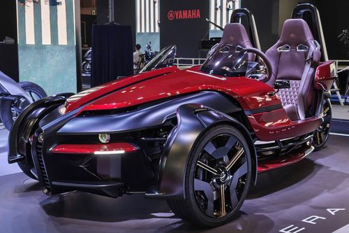 Cận cảnh môtô điện Yamaha Tricera Proto - có vô lăng, 3 bánh độc lập