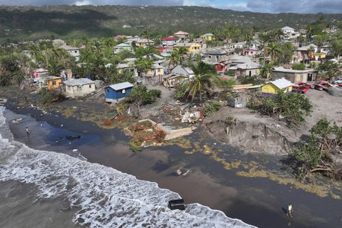 Jamaica hoang tàn sau siêu bão Melissa lịch sử