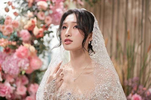 Á hậu Phương Nhi làm cổ đông công ty con của Vingroup