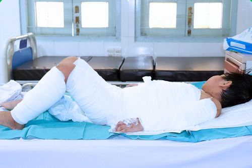 Bé trai bị bỏng thương tâm vì một sự cố bất ngờ