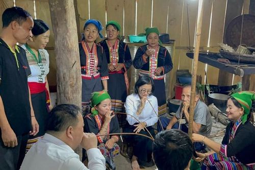 Rộn ràng lễ hội mừng lúa mới của đồng bào Khơ Mú miền Tây xứ Nghệ