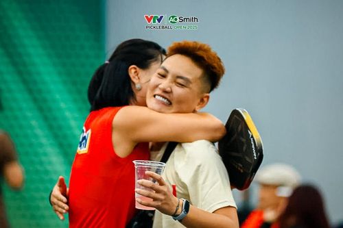 Pickleball Việt Nam lại dậy sóng vì nghi án 'chị chị em em' bắt tay loại Quang Dương ngay vòng bảng