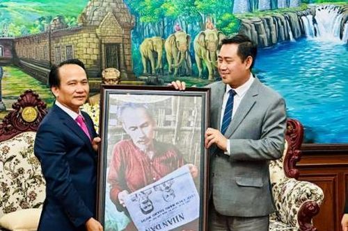 Phó Bí thư Thường trực Thành ủy Đà Nẵng Nguyễn Đình Vĩnh thăm và làm việc tại tỉnh Salavane và Champasak (Lào)