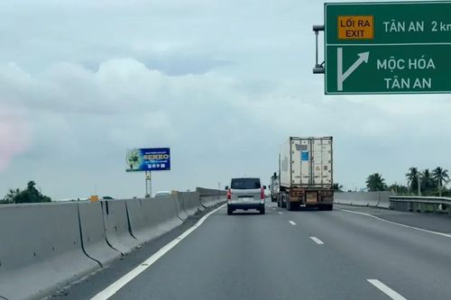 Cấm xe tải trên 7,5 tấn, xe khách 29 chỗ lưu thông làn 1 đường cao tốc TPHCM – Trung Lương