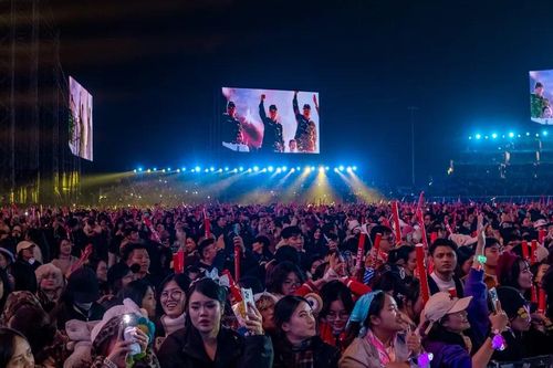 Lượng tìm kiếm chỗ ở tăng vọt cùng làn sóng concert âm nhạc