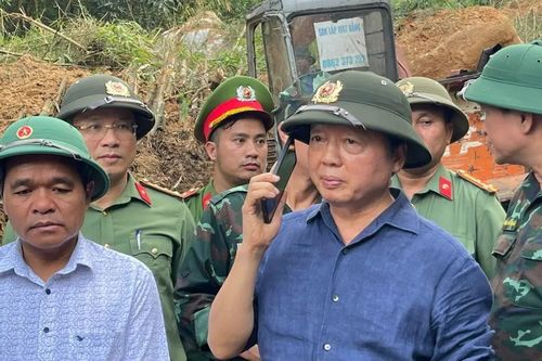 Phó Thủ tướng Trần Hồng Hà kiểm tra công tác khắc phục sạt lở Quảng Ngãi