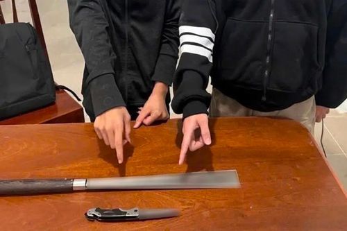 Ngăn chặn nhóm thanh thiếu niên mang hung khí 'giải quyết mâu thuẫn'