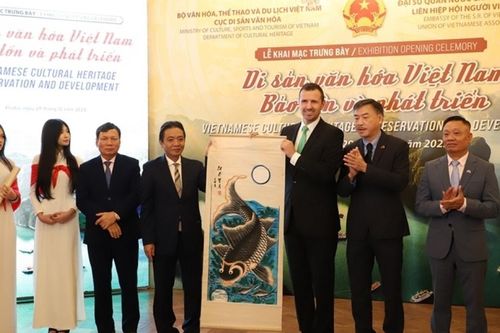 Triển lãm 'Di sản văn hóa Việt Nam - Bảo tồn và phát triển': Hơi thở Việt giữa lòng châu Âu