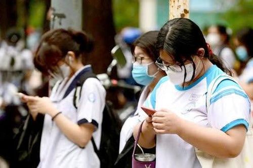 Không để học sinh, sinh viên đơn độc trên mạng xã hội - Bài 2: Vừa là nạn nhân, vừa là chủ thể của hành vi