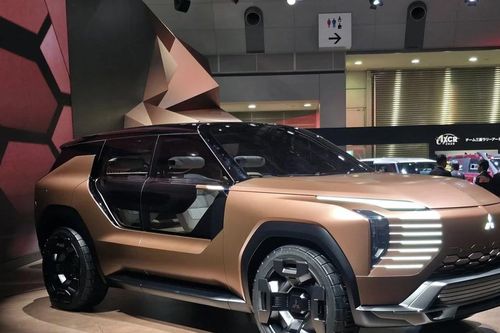 Mitsubishi hé lộ mẫu SUV hybrid mới dành cho gia đình