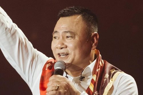 Đêm nhạc có Tự Long, Bằng Kiều ủng hộ miền Trung gần một tỷ đồng