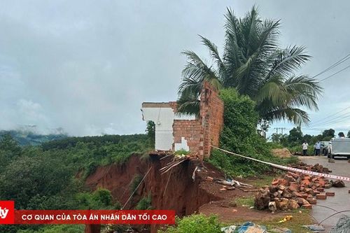 Gia Lai: Mưa lớn gây sạt lở nhiều nơi, hàng chục hộ dân được di dời khẩn cấp