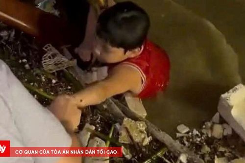 Kịp thời cứu bé trai rơi xuống sông Hàn giữa đêm mưa