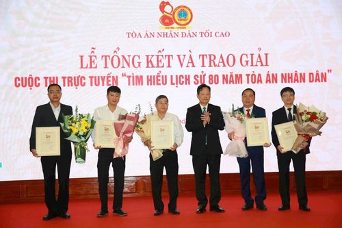 Trao giải cuộc thi 'Tìm hiểu lịch sử 80 năm Tòa án nhân dân'