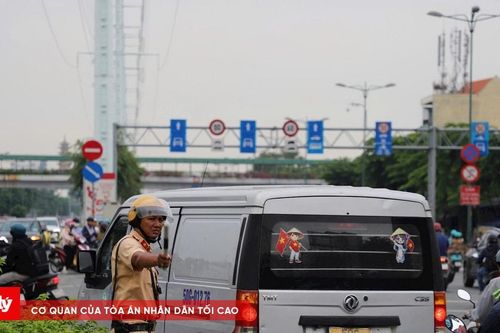CSGT TP.HCM nói về nguyên nhân gây ùn tắc giao thông?