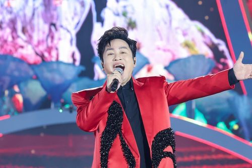Ca sĩ Tùng Dương, Đức Phúc làm bùng nổ Hạ Long Concert 2025