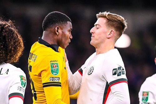 HLV Chelsea mắng xối xả học trò vì tấm thẻ đỏ 'ngu ngốc'