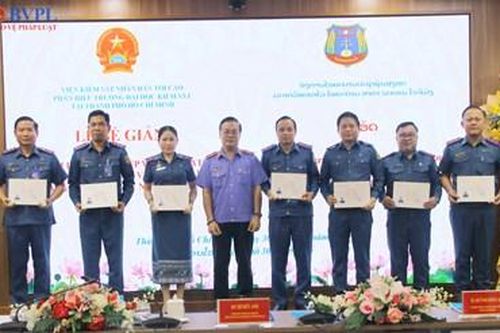 Bế giảng lớp bồi dưỡng nghiệp vụ kiểm sát cho cán bộ, Kiểm sát viên VKSND nước Lào