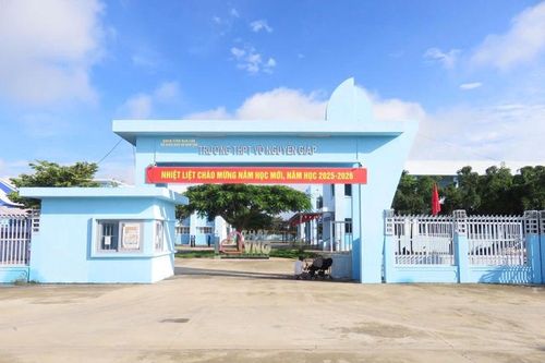 Kỷ luật buộc thôi việc thầy giáo hành hung đồng nghiệp ở Đắk Lắk