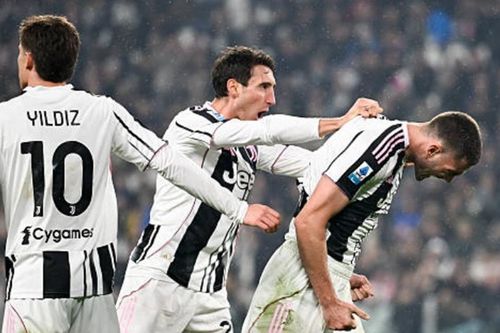 Juventus 3-1 Udinese: Vlahovic, Yildiz giải hạn 9 trận