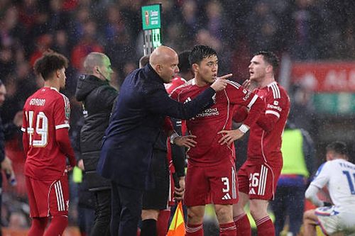 Liverpool thua 0-3 Crystal Palace: xoay tua của Slot vỡ trận