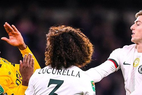 HLV Chelsea chỉ trích Delap vì thẻ đỏ ngu ngốc trước Wolves