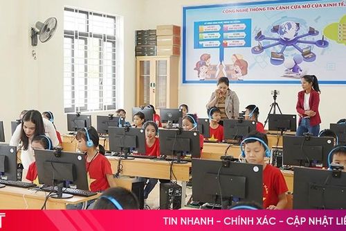 Đồng hành với ước mơ đến trường của học sinh vùng cao