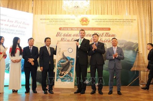 'Di sản văn hóa Việt Nam - Bảo tồn và phát triển': Hơi thở Việt giữa lòng châu Âu