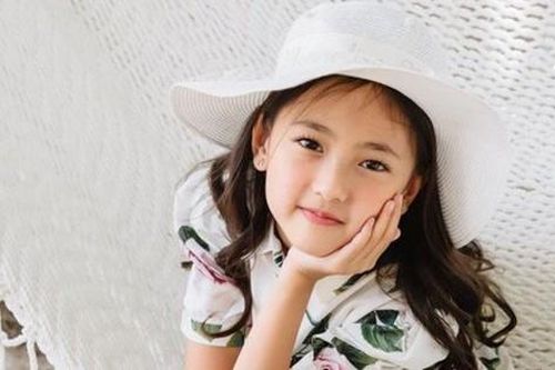 'Tiểu mỹ nhân' nhà Hoa hậu Hà Kiều Anh ở tuổi lên 10