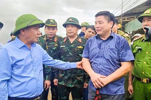 Bảo đảm an toàn tính mạng Nhân dân trong mưa lũ là ưu tiên hàng đầu