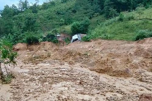 Quảng Trị công bố tình huống khẩn cấp về sạt lở tại xã Tuyên Phú