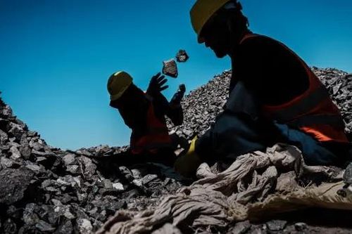 Mỹ thúc đẩy các thỏa thuận đất hiếm với châu Á, thách thức vị thế Bắc Kinh