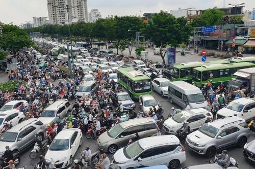 TP.HCM rà soát 336 điểm ùn tắc, triển khai lực lượng điều tiết thường xuyên
