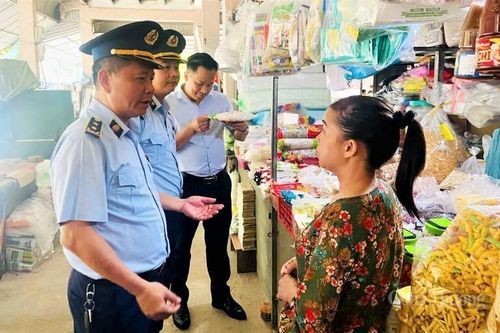 Hà Tĩnh: Quyết tâm bình ổn giá nhu yếu phẩm mùa mưa lũ