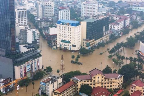 Thủ tướng Phạm Minh Chính: Bằng mọi biện pháp phải tiếp tế cho người dân tại các khu vực bị ngập sâu chia cắt