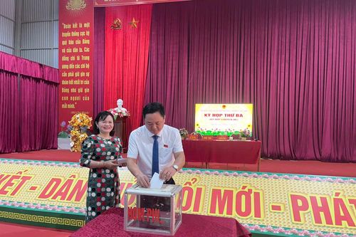 HĐND xã Nậm Nèn tổ chức kỳ họp chuyên đề