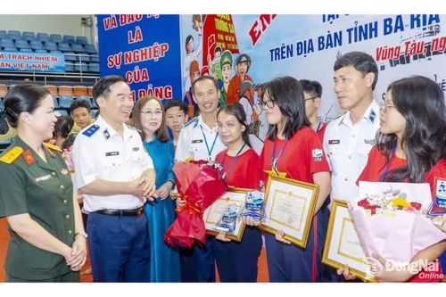 Tiếp tục lan tỏa Cuộc thi Em yêu biển đảo quê hương