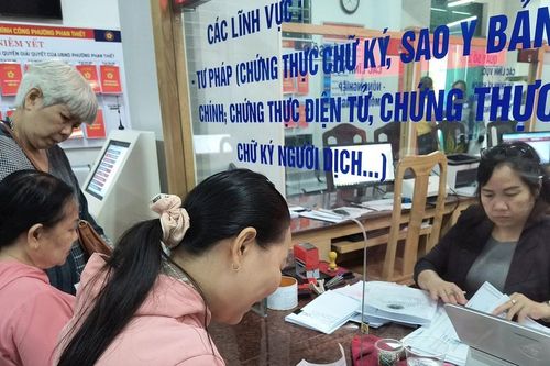 Hiệu quả bộ máy phải đi đôi với thái độ phục vụ Nhân dân