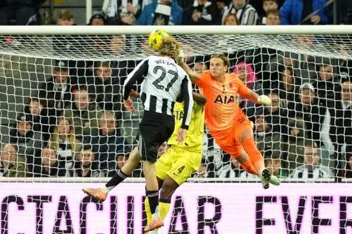 Woltemade tái định nghĩa hàng công Newcastle 2-0 Tottenham