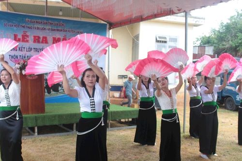 Gìn giữ bản sắc văn hóa dân tộc Thái ở quê mới