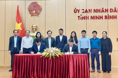 Khảo sát, trao đổi kinh nghiệm thúc đẩy tăng trưởng khách du lịch quốc tế tại Ninh Bình