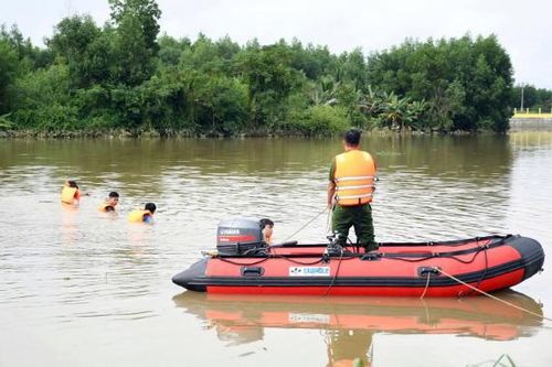 Quảng Ngãi tìm thấy thi thể nam thanh niên mất tích trong mưa lũ